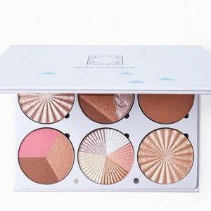 ✨CLOSET CLEAR OUT ✨  OFRA - On the glow palette